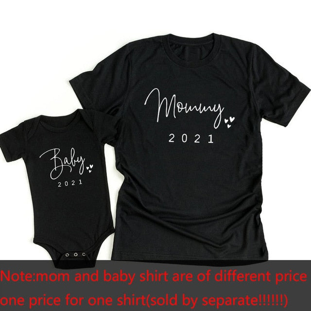 Funny Baby Mommy 2021 Family Matching Clothing Simple Pregnancy Announcement Family Look T Shirt Baby Mom Matching Clothes